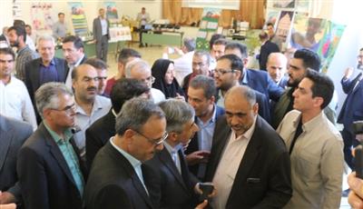 بازدید مقام عالی وزارت جهاد كشاورزی از نمایشگاه دستاوردهای فن آورانه و توانمندی های تخصصی مركز تحقیقات و آموزش كشاورزی و منابع طبیعی فارس