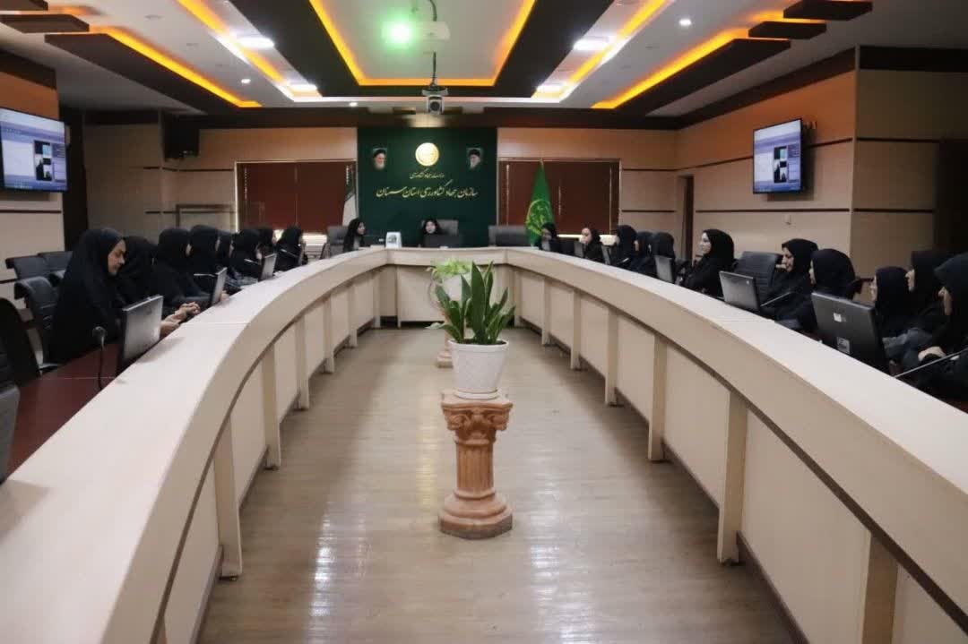 دوره آموزشی «آموزش خانواده» با محور سلامت و پویایی خانواده توسط مركز سمنان برگزار شد.